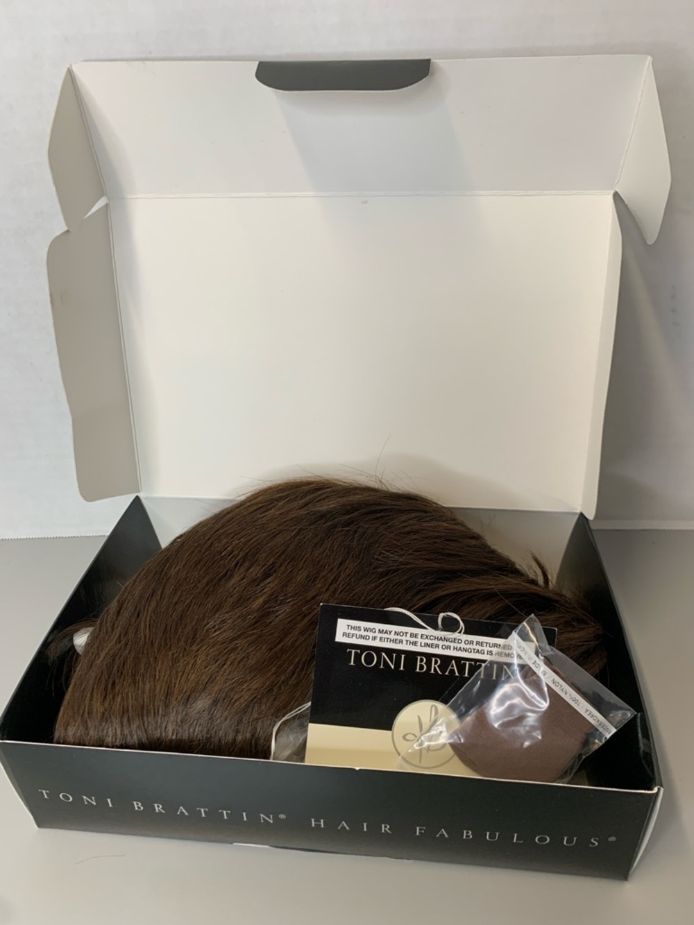 Toni Brattin Short Medium Brown 347 SnazzyWig Classic Styled Finish all w/tags - Picture 11 of 12